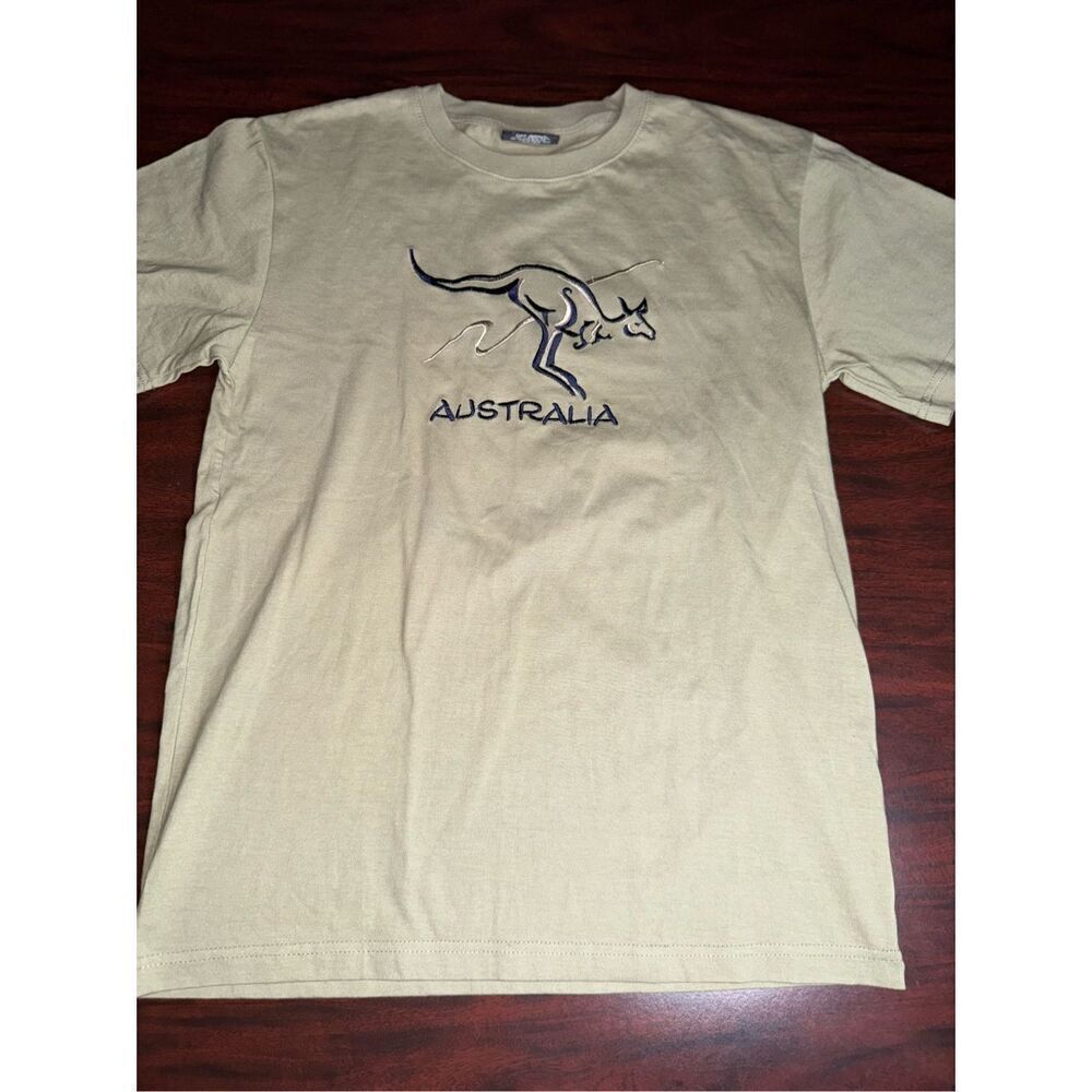 Oz Australia Design Embroidered Kangaroo Short Sleeve Tee Size Small